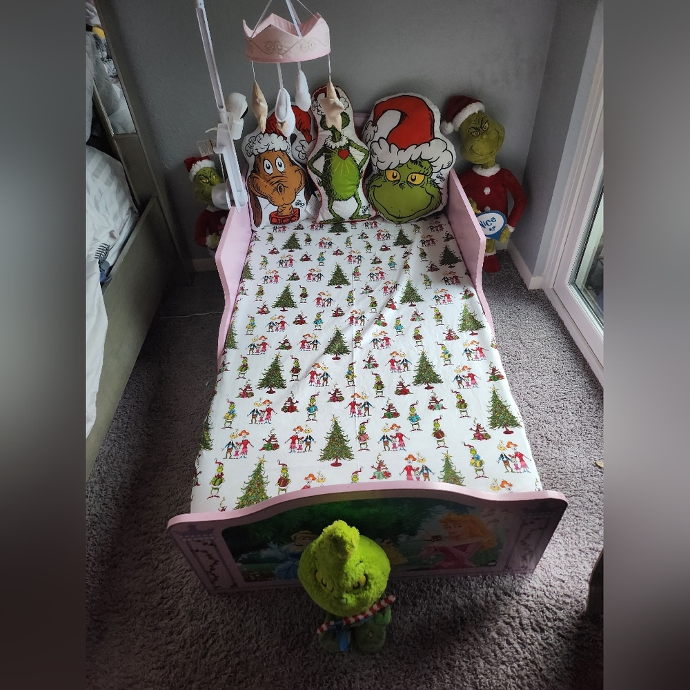 Grinch Toddler Fitted bedsheet/Crib Fitted Bedsheet